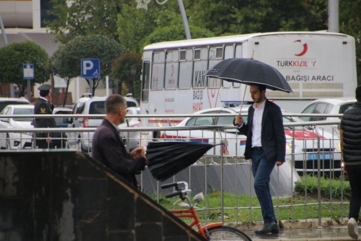 Düzce’de günler sonra yağan yağmur serinletti