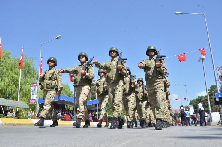 Erzincan da zafer bayramı coşkusu