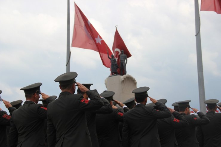 İskenderun’da Zafer Bayramı coşkusu