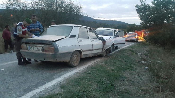 Hisarcık’ta trafik kazası: 6 yaralı