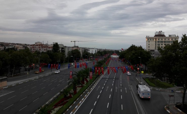 İstanbul’da bazı yollar trafiğe kapatıldı