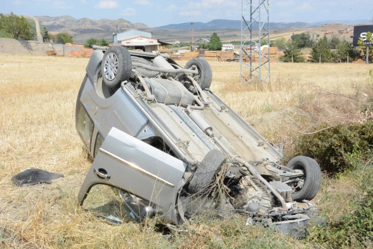 Ticari araç şarampole devrildi: 1 yaralı