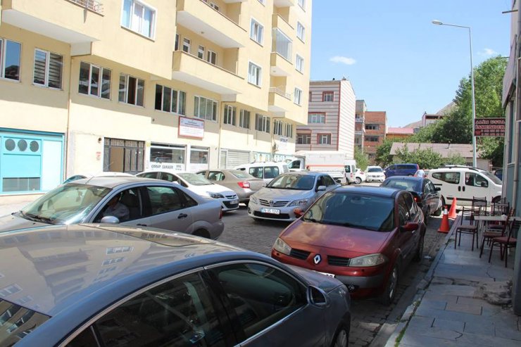 Bayram öncesi Oltu’da trafik yoğunluğu