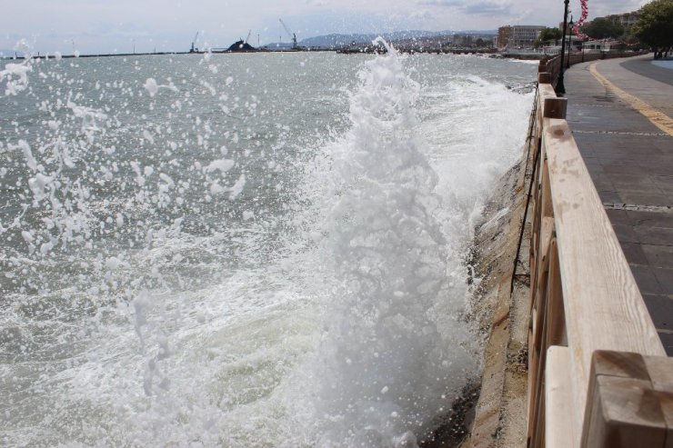 Marmara’da deniz ulaşımına poyraz engeli