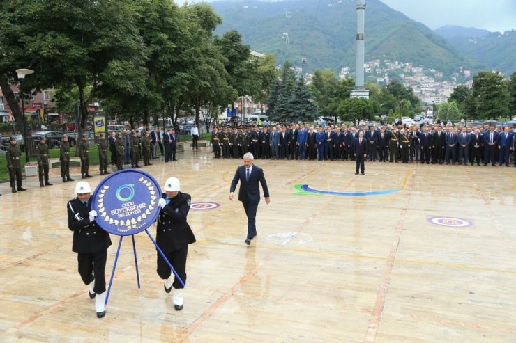 Ordu’da 30 Ağustos salonda kutlandı