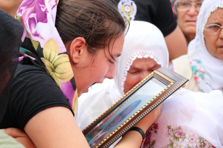 Şehit kızının feryadı yürek dağladı: "Baba, bırakma beni"