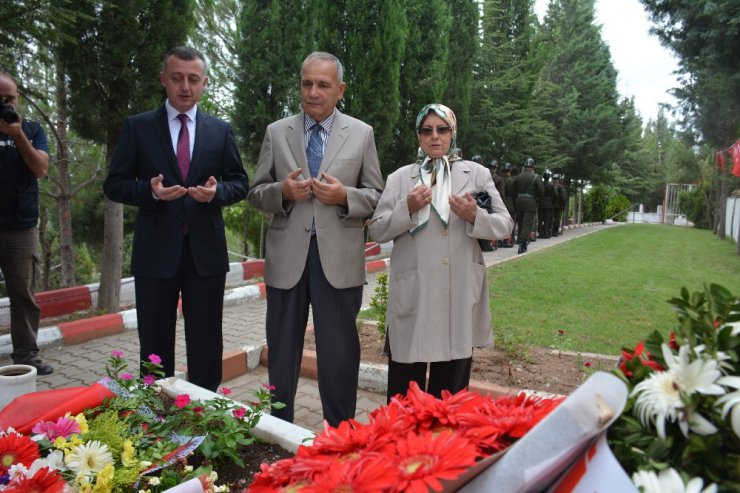 Şehit annesi gözyaşlarını tutamadı