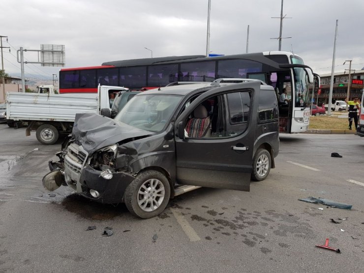 Tokat’ta iki ayrı trafik kazası: 10 yaralı