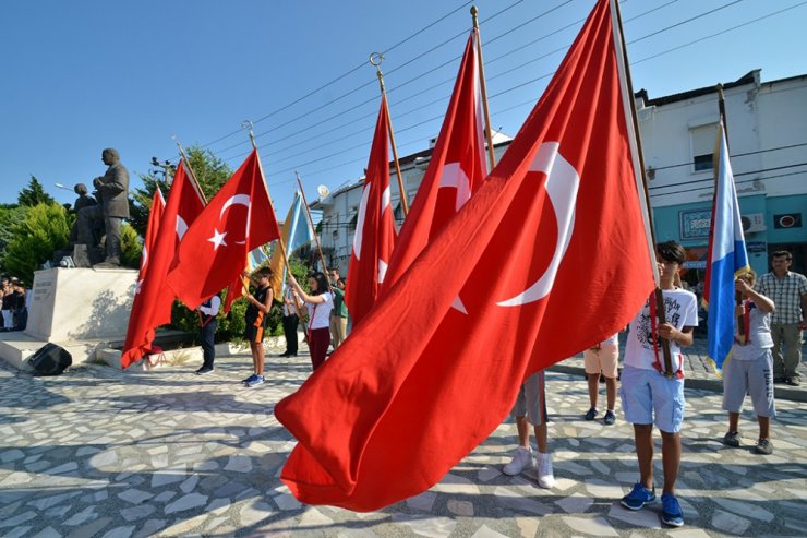 30 Ağustos coşkusu İzmir’in ilçelerini sardı