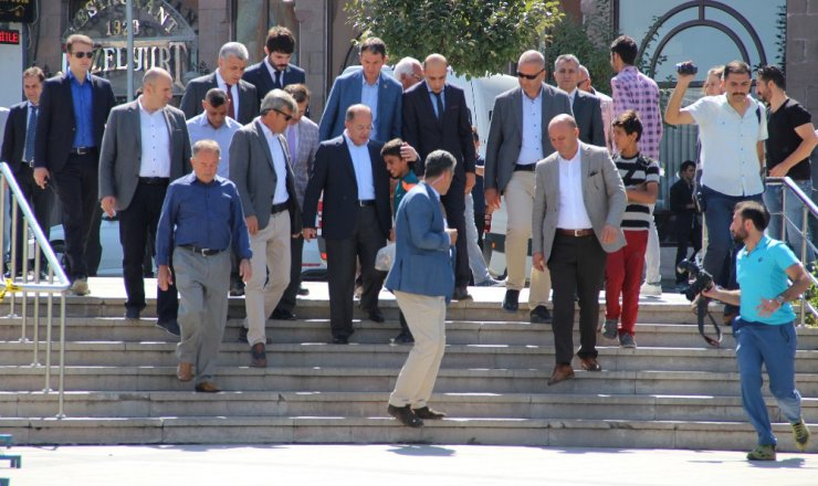 Başbakan Yardımcısı Akdağ, hemşehrileriyle bayramlaştı