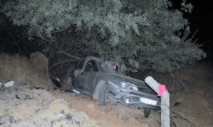 Elazığ’da feci kaza, baba ile 1 yaşındaki oğlu öldü