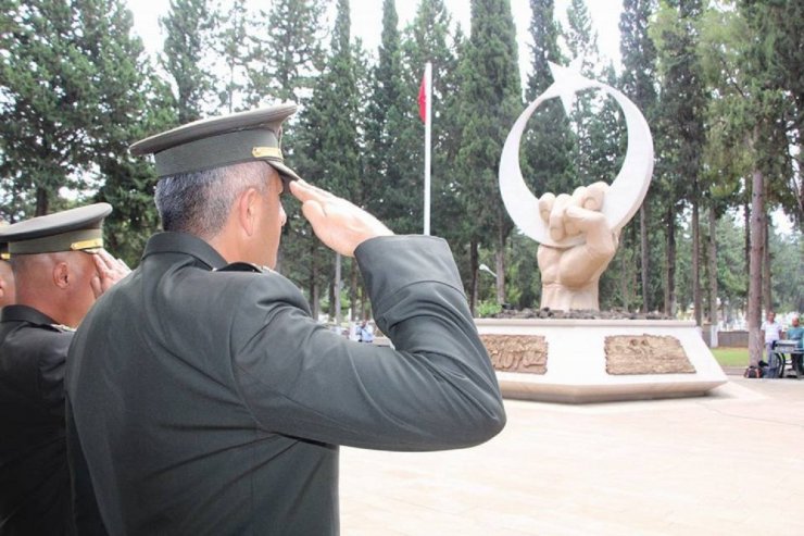 Arife gününde şehitler için dualar edildi