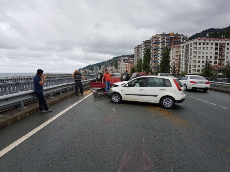 Çayeli’nde trafik kazası: 2 yaralı