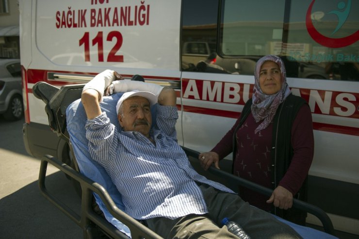 Boğanın çarptığı adam kendi kazdığı çukura düştü: 2 kolu kırıldı