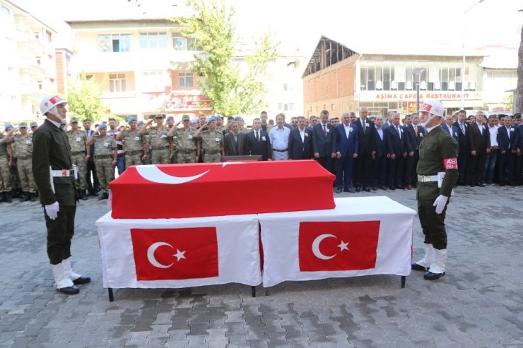 Şehit korucu son yolculuğuna uğurlandı