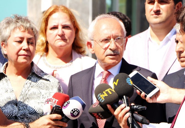 CHP Lideri Kılıçdaroğlu, tutuklu milletvekili Enis Berberoğlu’nu ziyaret etti