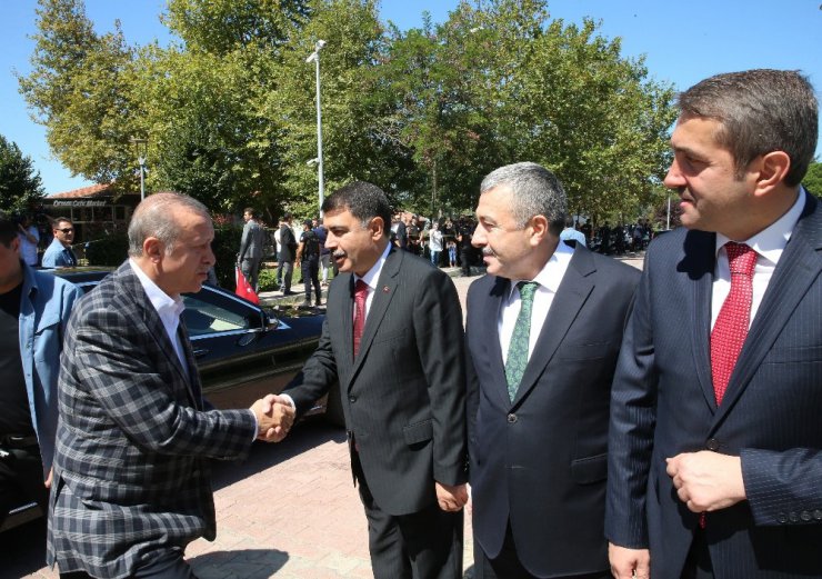 Cumhurbaşkanı Recep Tayyip Erdoğan cuma namazını Orman Bölge Müdürlüğü Camii’nde kıldı