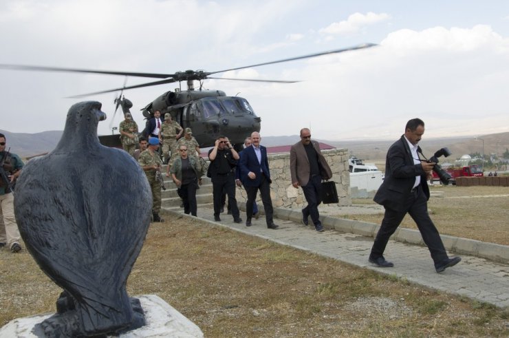 Bakan Soylu Başkale’de