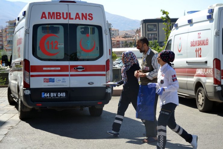 Acemi kasapları hastanelere akın etti.