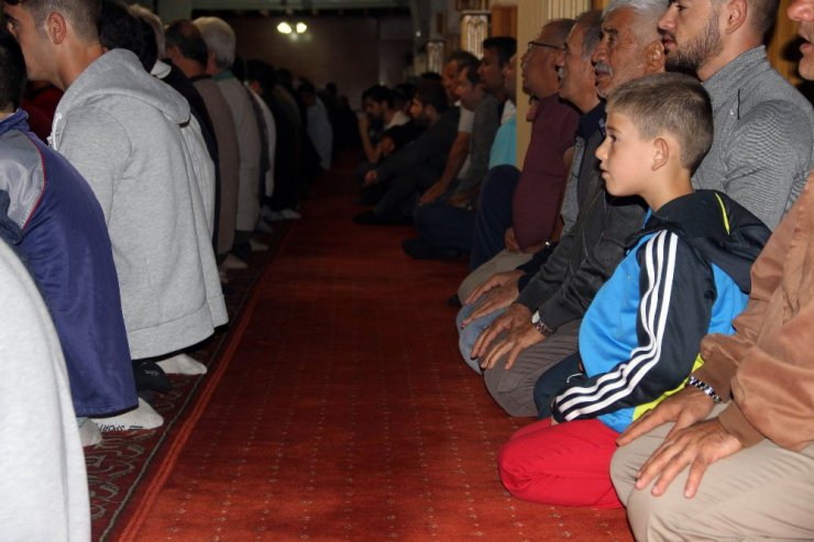 Sivas Ulu Cami’de bayram namazı kılındı