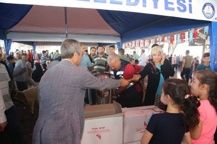 Tahmazoğlu, kurban kesim yerlerini gezdi