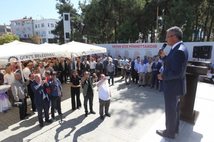 Gebze meydanda bayramlaştı