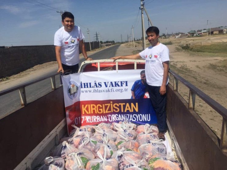 İhlas Vakfı kesilen kurbanları 300 bin kişiye ulaştırdı