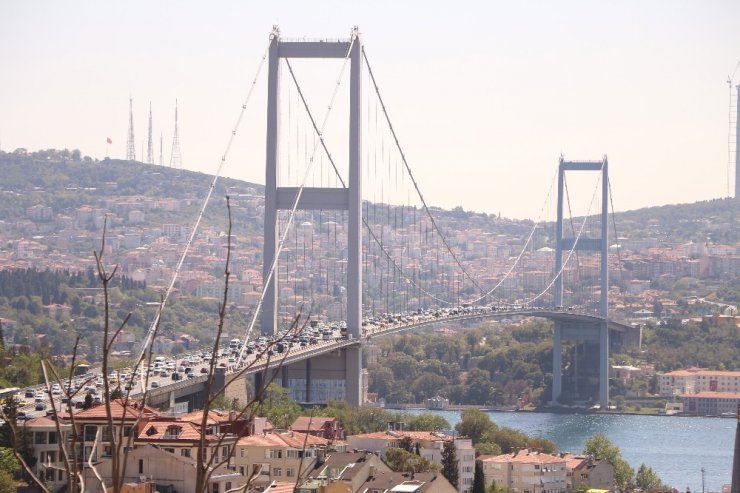 İstanbul’da bayram ziyaretleri trafik yoğunluğunu geri getirdi