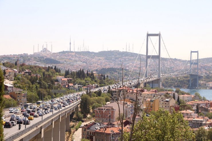 İstanbul’da bayram ziyaretleri trafik yoğunluğunu geri getirdi