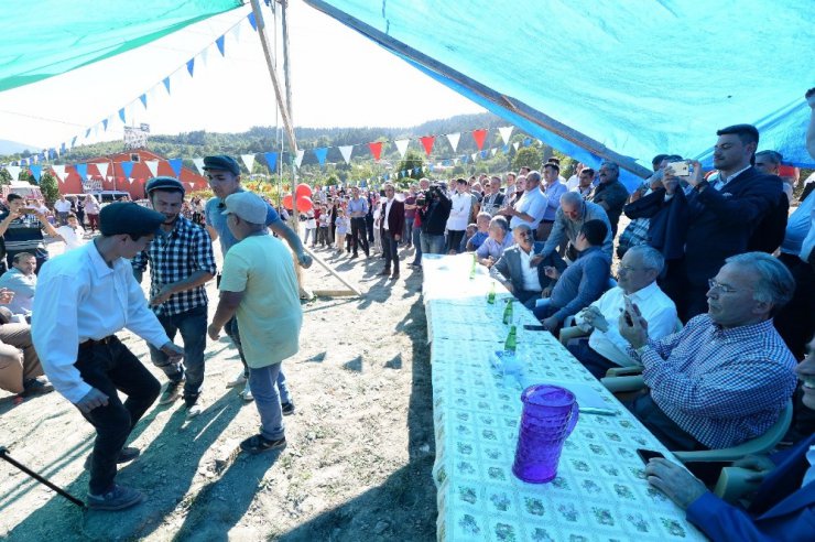 Şahin, Akkışla köyünde bayramlaşma törenine katıldı