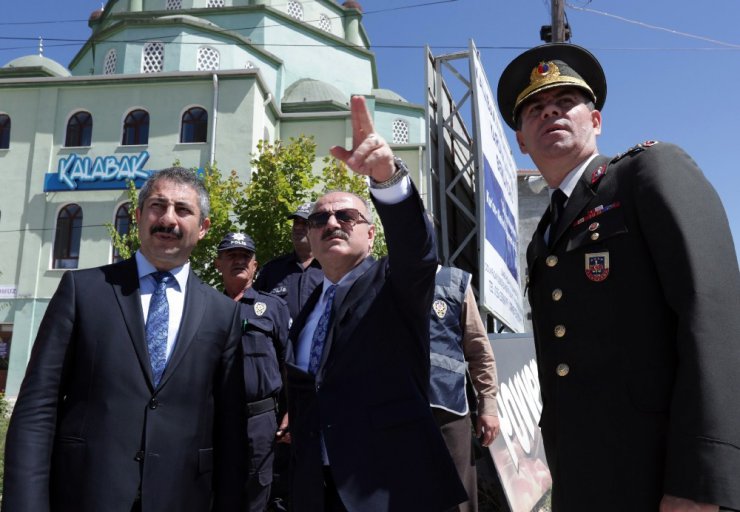 Vali Çakacak, görevi başındaki güvenlik güçlerinin bayramını kutladı