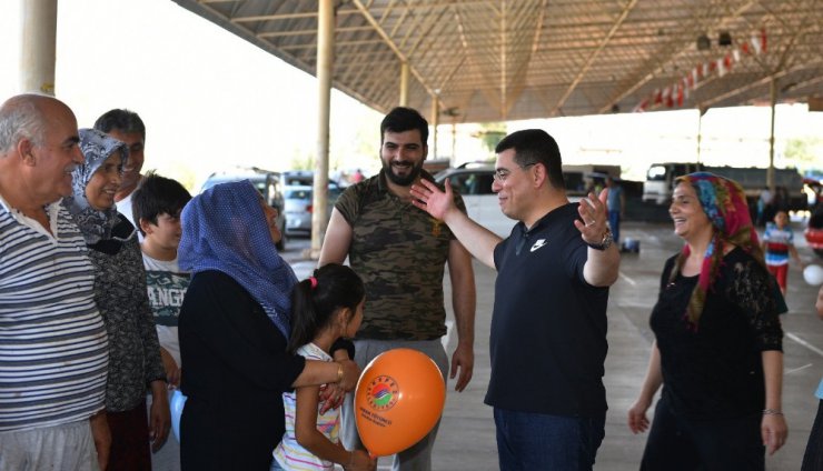 Tütüncü kurban kesim alanlarını ziyaret etti