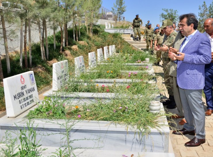 Diyarbakır protokolünden Tanışık’a bayram ziyareti