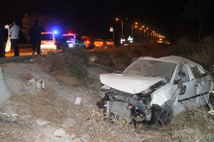 Kontrolden çıkan otomobil takla attı: 2 ölü, 1 yaralı