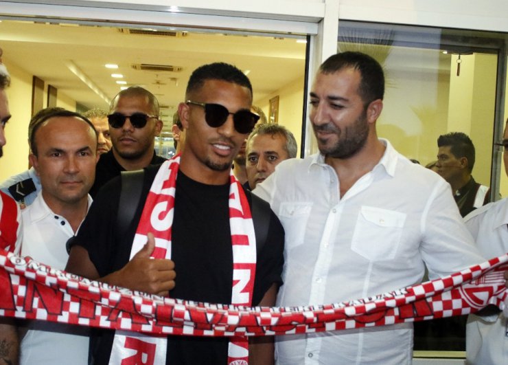 William Vainqueur, Antalya’ya geldi