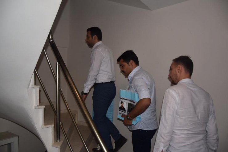 AK Parti’li gençler Eren Börü ve Yasin Bülbül hayrına kurban eti dağıttı