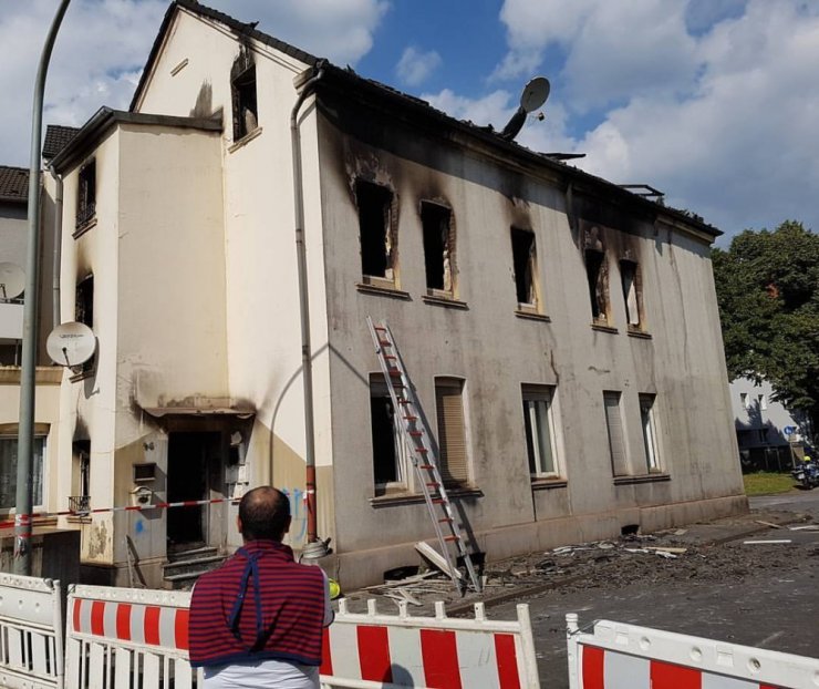 Almanya’da Türklerin yaşadığı bölgede yangın: 2 ölü, 10 yaralı