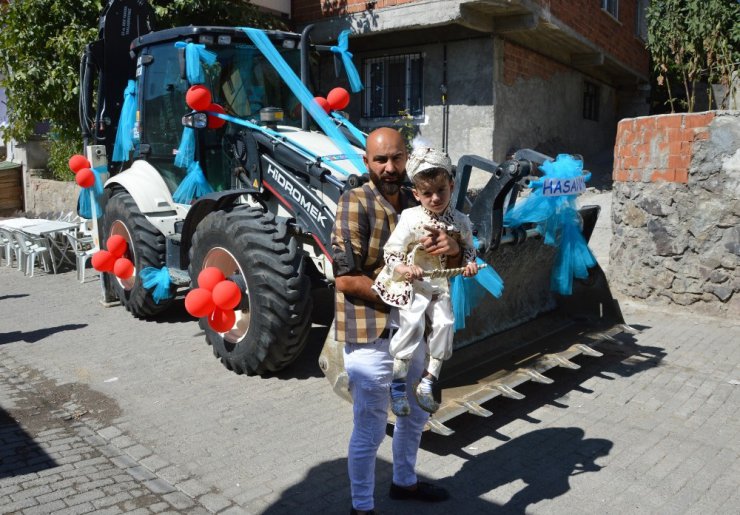 Kepçe, sünnet arabası oldu