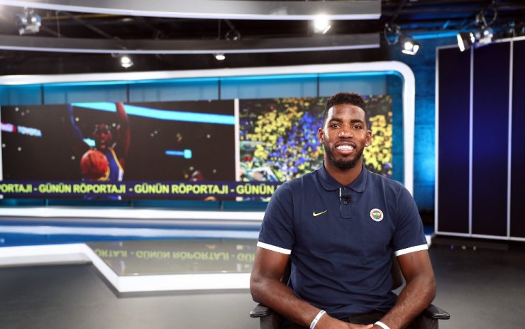 Jason Thompson: "Buradaki hava çok hoşuma gitti"