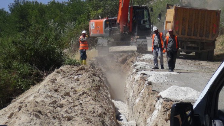 Topraktepe’de 150 yıllık kanalizasyon sorunu çözüldü