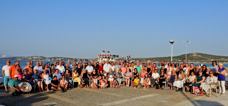 Dedeleri, babaları başlattı, onlar gelenekselleştirdi