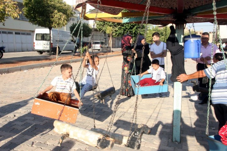 Kilis’te Türk ve Suriyeli çocuklar birlikte eğleniyor