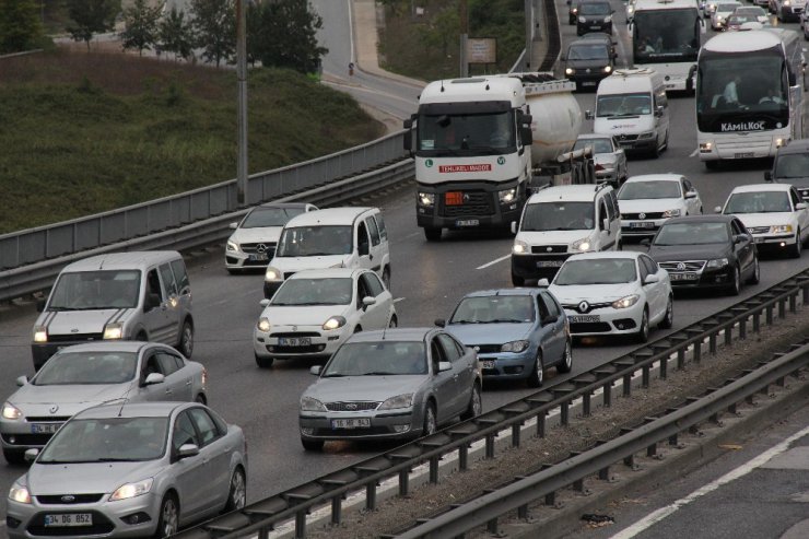 Tatil dönüşü yoğunluğu TEM’de bitmiyor