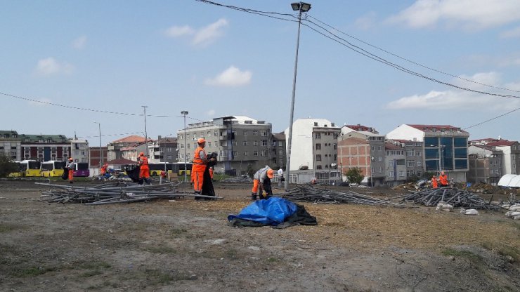 Bayramın son gününde kurban pazarlarında temizlik çalışmaları başladı