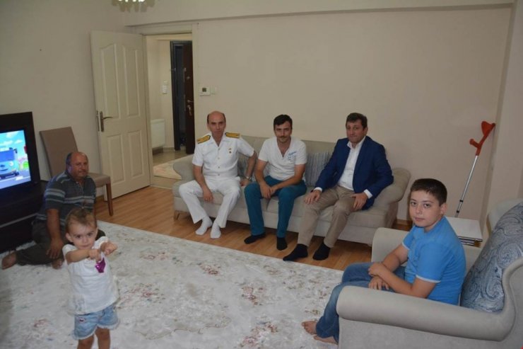 Vali Orhan Tavlı, şehit ailesi ve gazilere bayram ziyaretlerinde bulundu