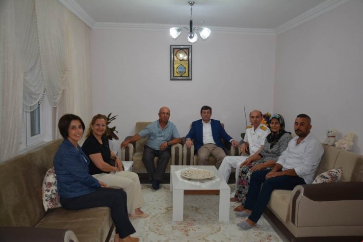 Vali Orhan Tavlı, şehit ailesi ve gazilere bayram ziyaretlerinde bulundu