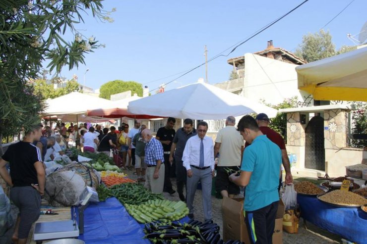 Başkan Saka evinin alışverişini pazardan yapıyor