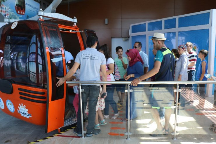 Teleferikte bayram yoğunluğu