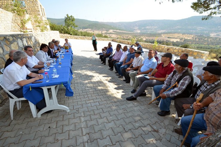 Foça’da halk toplantısı Koca Mehmetler’den devam etti