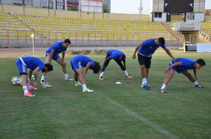 Ertuğrul Sağlam: "Ülkemizde futbolcu yetiştiremiyoruz"